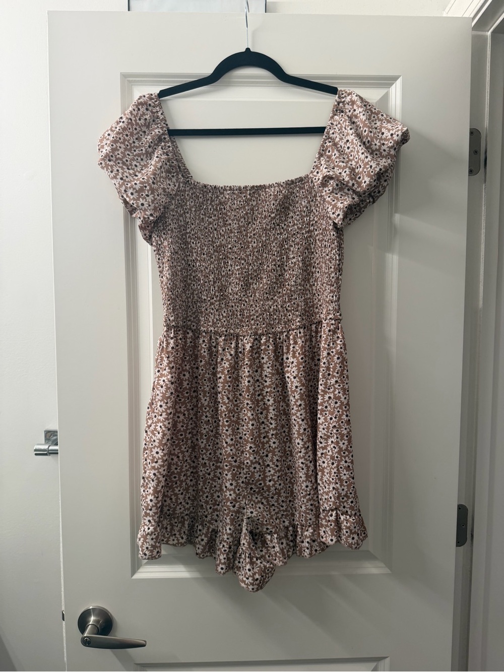 Smocked Floral Puff-Sleeve Romper in Light Brown